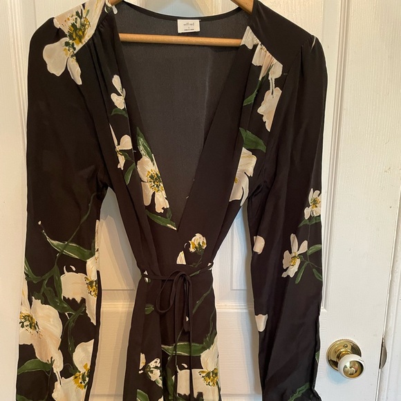 Aritzia Wilfred Diane silk dress from Aritzia. 100% silk. Never worn. - Picture 2 of 4